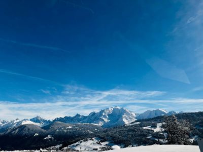 Contact' Mont-Blanc la plateforme locale pour les pros et les particuliers, article : Et si l’ancrage local, c’était d’abord une histoire d’amour ?